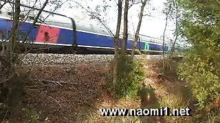 Dvije djevojke lezbejke ližu jedna drugoj pičke na 69 poziciji