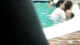 Lijepe i amaterske ruske djevojke napaljuju se za grupni seks