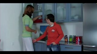 Kurva plava riba Keira Nicole popuši jednom strancu za novac