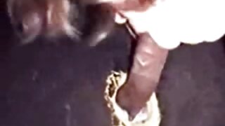 Bodacious crvenokosa beba finog tijela Smokie Flame se igra sa dildom
