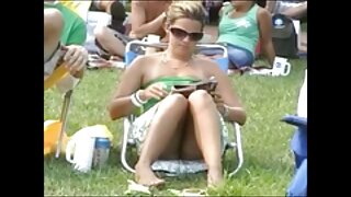Sofie i Jessica su zaista zgodne vitke lezbejke koje masturbiraju u kupatilu