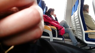 Razmažena bimbo je brutalno jebana u misionarskom položaju